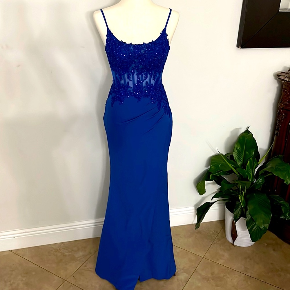 Blue dress size 2 fit small
